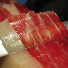 ¿Hacen unas lonchas de jamón serrano?