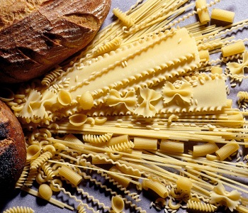 Various Dry Pastas with Bread